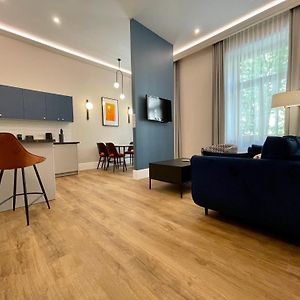 Golden Queen Apartment City Center